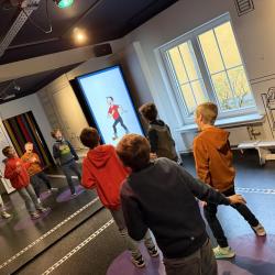foto met kinderen in het Suske en Wiskemuseum