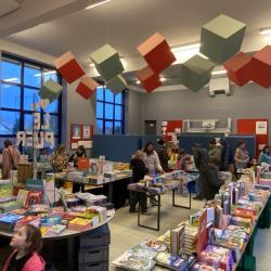 foto boekenverkoop school